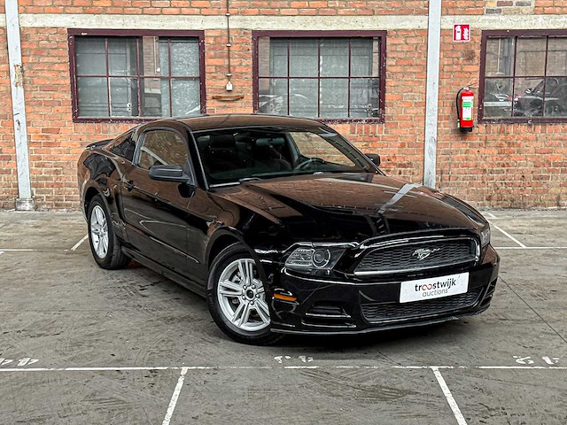 Ford mustang 3.7 v6 305pk 2012 coupe -handgeschakeld- - afbeelding 10 van  12