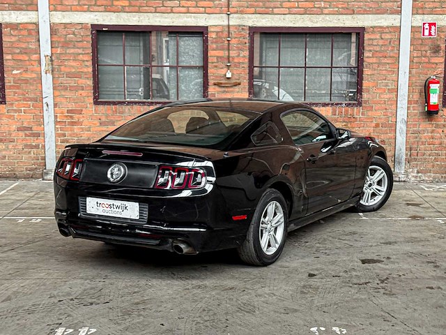 Ford mustang 3.7 v6 305pk 2012 coupe -handgeschakeld- - afbeelding 2 van  10
