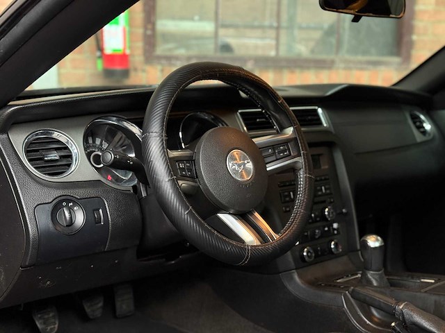 Ford mustang 3.7 v6 305pk 2012 coupe -handgeschakeld- - afbeelding 9 van  43