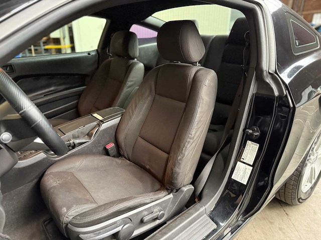 Ford mustang 3.7 v6 305pk 2012 coupe -handgeschakeld- - afbeelding 22 van  43