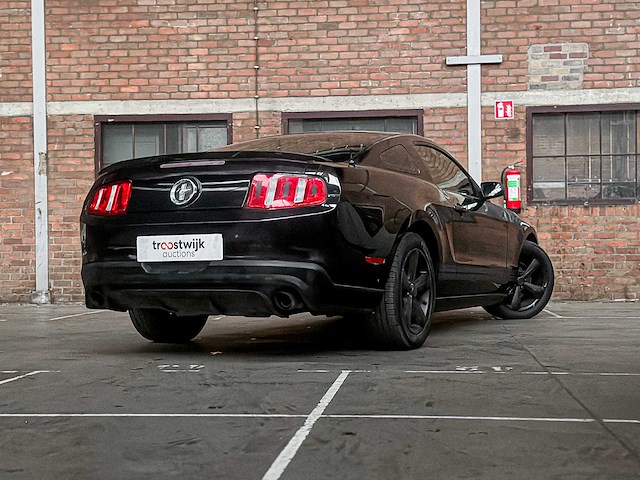 Ford mustang 3.7 v6 305pk 2013 coupe - afbeelding 33 van  35