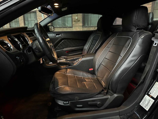 Ford mustang 3.7 v6 305pk 2013 coupe - afbeelding 24 van  35