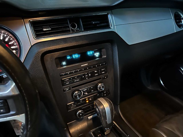 Ford mustang 3.7 v6 305pk 2013 coupe - afbeelding 17 van  35