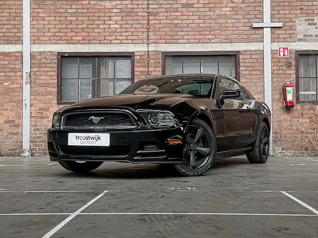 Ford mustang 3.7 v6 305pk 2013 coupe - afbeelding 1 van  35