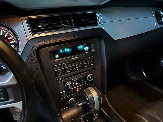 Ford mustang 3.7 v6 305pk 2013 coupe - afbeelding 17 van  35