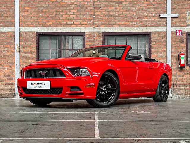 Ford mustang 3.7 v6 310pk 2014 - afbeelding 1 van  39
