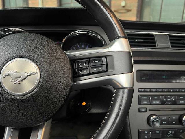 Ford mustang cabriolet 3.7 v6 305pk 2014 - afbeelding 18 van  31