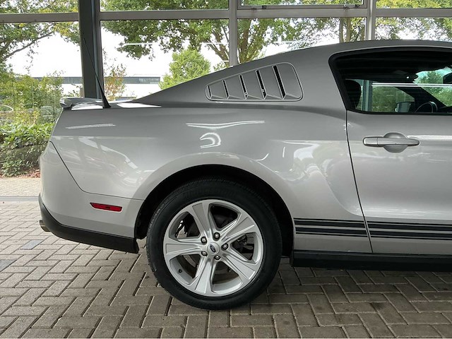 Ford mustang coupé | 4.0 v6 210 pk | 2010 | youngtimer | brilliant silver metallic | led-achterlichten | marge auto - afbeelding 3 van  28