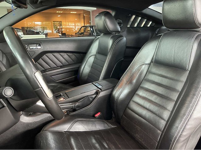 Ford mustang coupé | 4.0 v6 210 pk | 2010 | youngtimer | brilliant silver metallic | led-achterlichten | marge auto - afbeelding 8 van  28