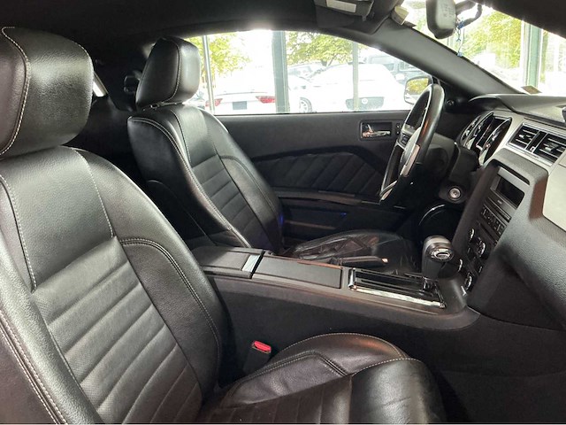 Ford mustang coupé | 4.0 v6 210 pk | 2010 | youngtimer | brilliant silver metallic | led-achterlichten | marge auto - afbeelding 10 van  28