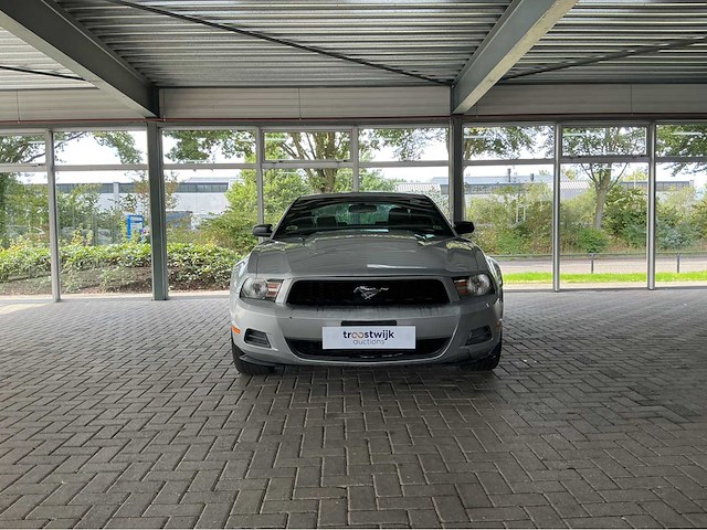 Ford mustang coupé | 4.0 v6 210 pk | 2010 | youngtimer | brilliant silver metallic | led-achterlichten | marge auto - afbeelding 12 van  28