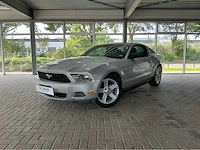 Ford mustang coupé | 4.0 v6 210 pk | 2010 | youngtimer | brilliant silver metallic | led-achterlichten | marge auto