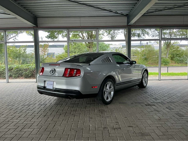 Ford mustang coupé | 4.0 v6 210 pk | 2010 | youngtimer | brilliant silver metallic | led-achterlichten | marge auto - afbeelding 24 van  28