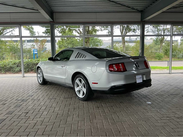 Ford mustang coupé | 4.0 v6 210 pk | 2010 | youngtimer | brilliant silver metallic | led-achterlichten | marge auto - afbeelding 26 van  28