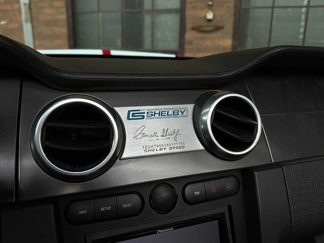 Ford mustang shelby gt500 5.0 v8 506pk 2010 convertible, xs-652-p - afbeelding 32 van  46