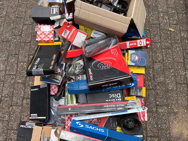 Ford-renault-opel-suzuki-hyundai-etc auto onderdelen divers - afbeelding 1 van  11