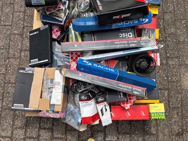 Ford-renault-opel-suzuki-hyundai-etc auto onderdelen divers - afbeelding 4 van  11