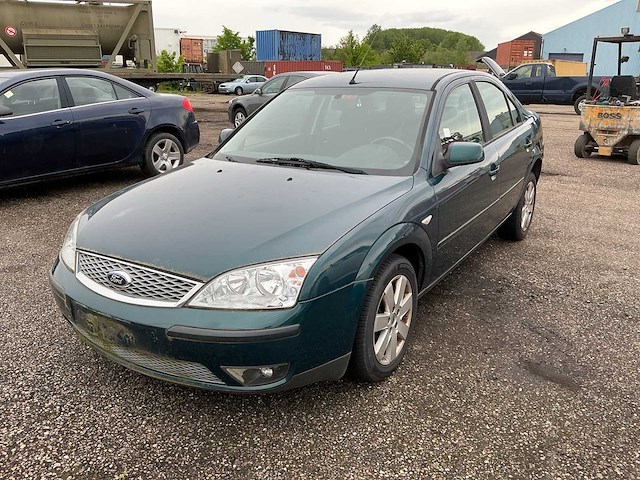 Ford sedan mondeo personenauto - afbeelding 1 van  9