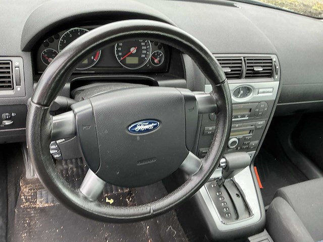 Ford sedan mondeo personenauto - afbeelding 8 van  9