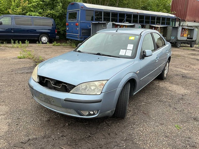 Ford sedan mondeo personenauto - afbeelding 1 van  12