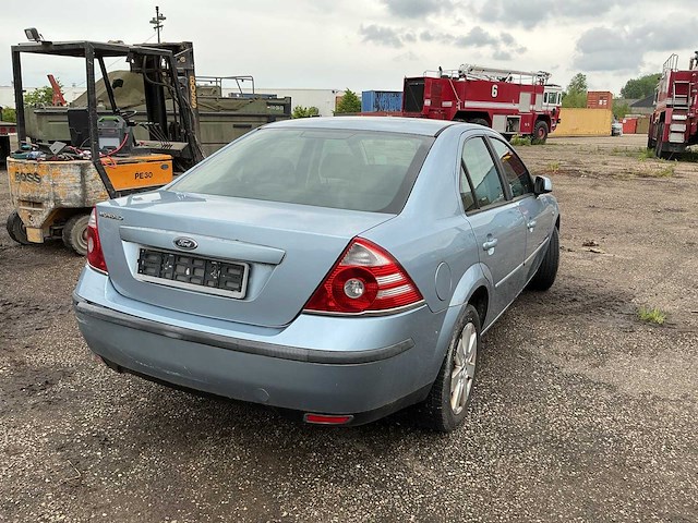 Ford sedan mondeo personenauto - afbeelding 8 van  12