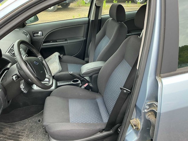 Ford sedan mondeo personenauto - afbeelding 11 van  12