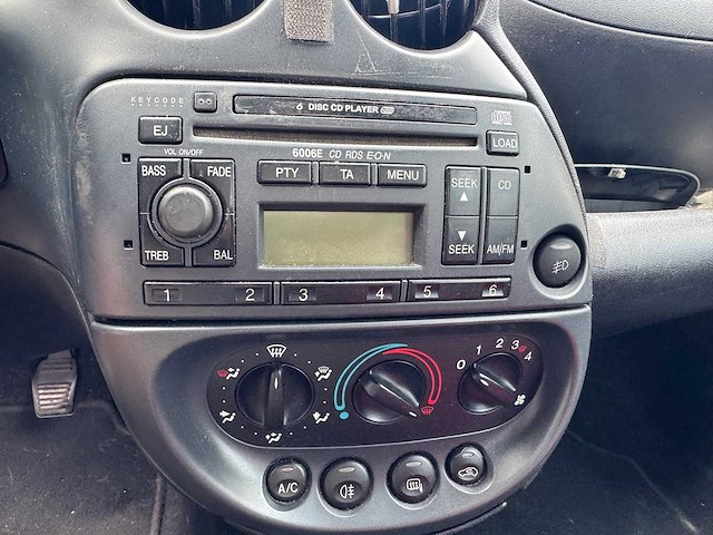 Ford streetka 1.6 futura cool edt. 88-pb-tr - afbeelding 13 van  15
