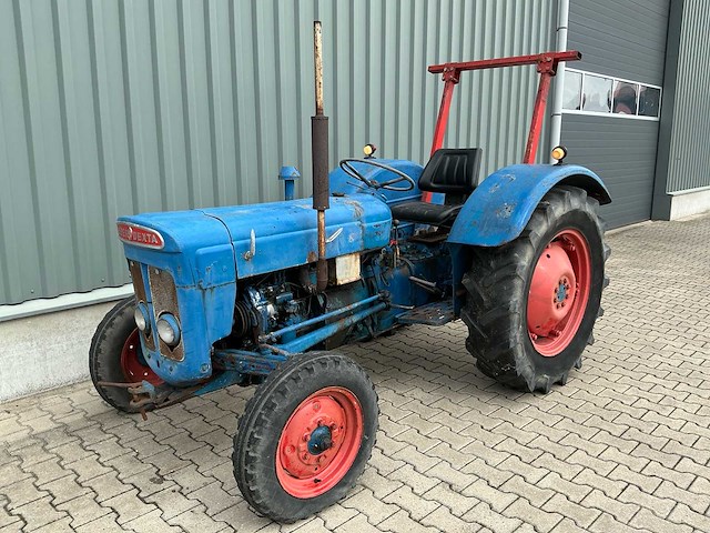 Ford super dexta oldtimer tractor - afbeelding 1 van  15
