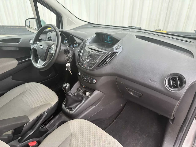 Ford tourneo 5 persoons courier titanium. t-332-lt - afbeelding 5 van  17