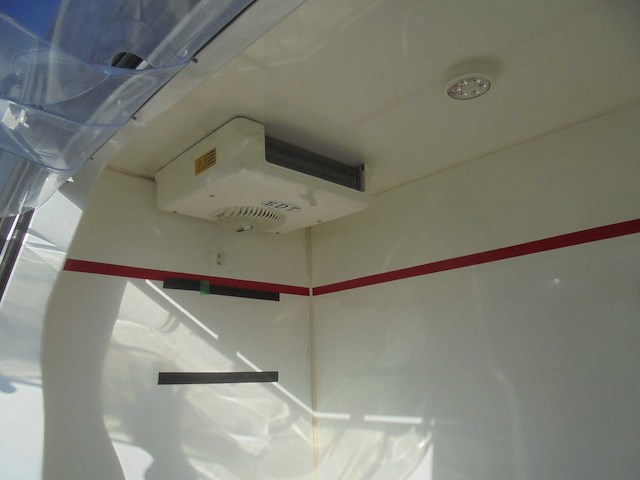 Ford transit 2.0 custom trend koel-vrieswagen - bedrijfswagen (schade) - afbeelding 11 van  24