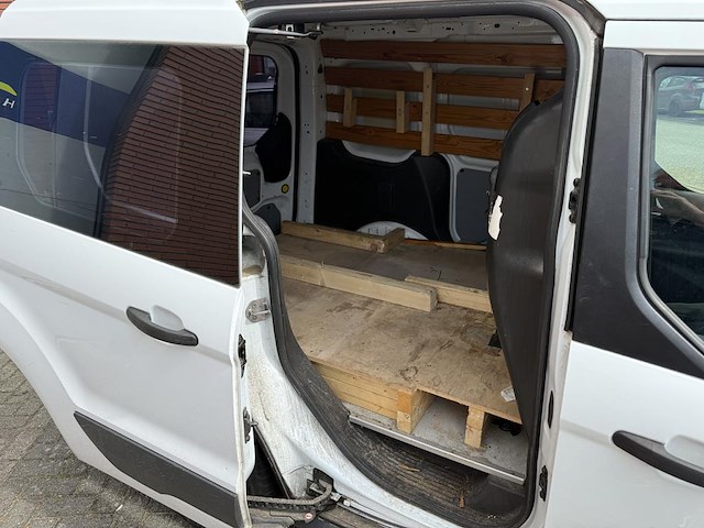 Ford transit connect met kenteken vh-458-2. datum eerste toelating 29-4-2014. vervaldatum apk 13-1-2027. ki... - afbeelding 16 van  16