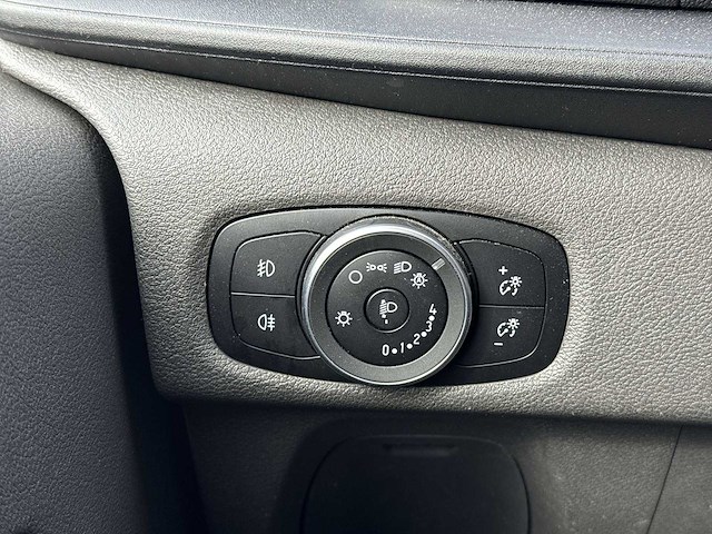 Ford transit custom 280 2.0 tdci l1h1 limited | vtp-37-z - afbeelding 9 van  16