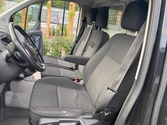 Ford transit custom 290 2.2 tdci l2h2 tr bedrijfswagen - afbeelding 8 van  30