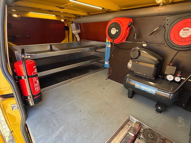 Ford transit custom 340 2.0 tdci l2h1 tr bedrijfswagen - afbeelding 62 van  111