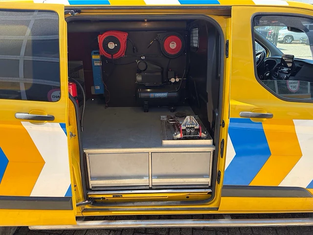 Ford transit custom 340 2.0 tdci l2h1 tr bedrijfswagen - afbeelding 130 van  157