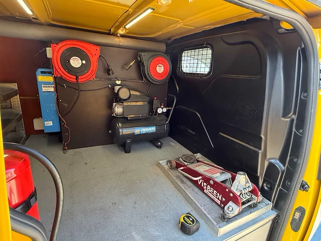 Ford transit custom 340 2.0 tdci l2h1 tr bedrijfswagen - afbeelding 144 van  157