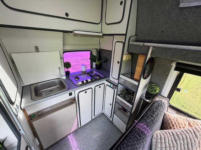 Ford transit kampeerwagen 80 van nugget camper off grid vb-zp-19 - afbeelding 1 van  9