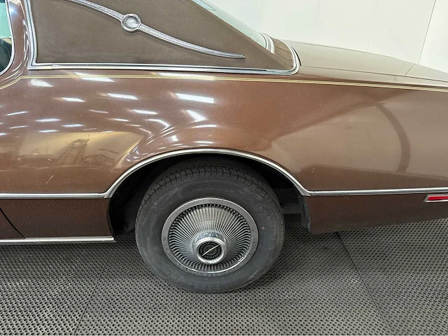 Ford usa - thunderbird - v8 hardtop - lpg - oldtimer - 1972 - afbeelding 26 van  40