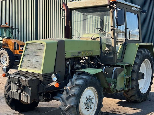 Fordschritt zt 323-a vierwielaangedreven landbouwtractor - afbeelding 1 van  8