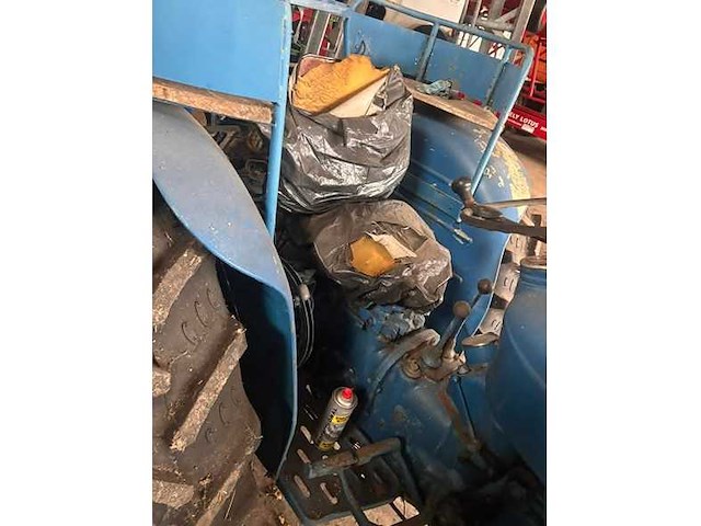 Fordson - dexta - tweewielaangedreven landbouwtractor - afbeelding 10 van  14