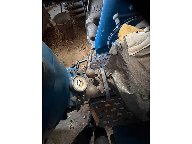 Fordson - dexta - tweewielaangedreven landbouwtractor - afbeelding 12 van  14