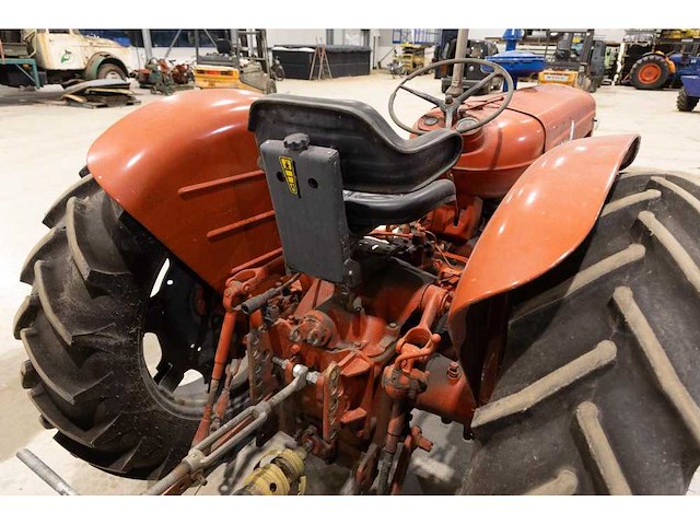 Fordson - major diesel - 2-wheel drive tractor - afbeelding 12 van  13