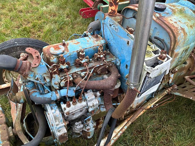 Fordson dexta oldtimer tractor - afbeelding 8 van  11