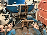 Fordson dexta oldtimer tractor - afbeelding 15 van  17