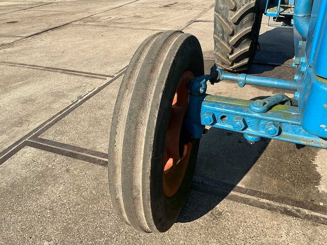 Fordson major oldtimer tractor - afbeelding 2 van  12