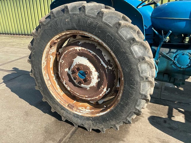 Fordson major oldtimer tractor - afbeelding 3 van  12