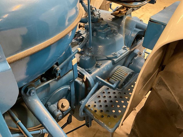 Fordson major super oldtimer tractor - afbeelding 2 van  18