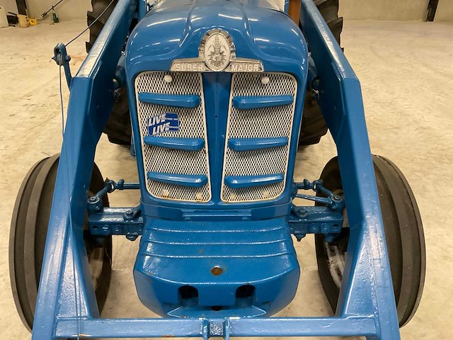 Fordson major super oldtimer tractor - afbeelding 4 van  18