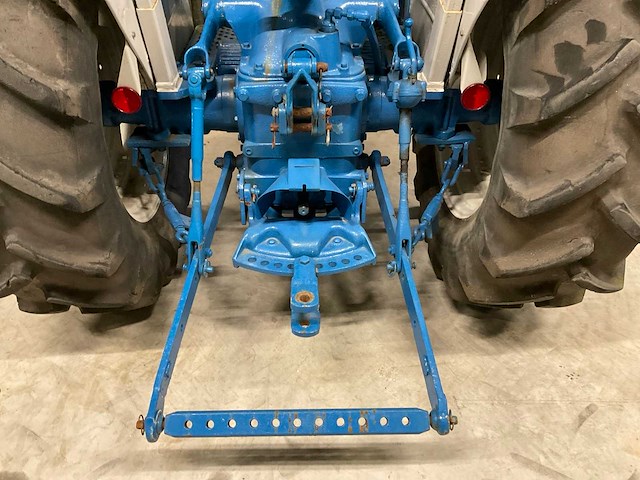 Fordson major super oldtimer tractor - afbeelding 8 van  18