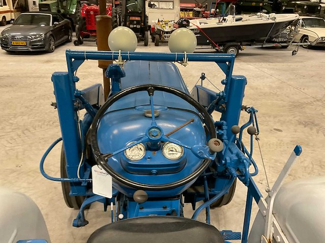 Fordson major super oldtimer tractor - afbeelding 10 van  18